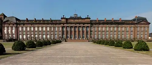 El palacio visto del lado de los jardines