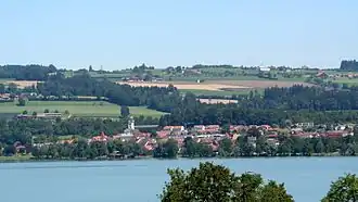 Vista de Sempach, la pequeña ciudad que da nombre al lago.