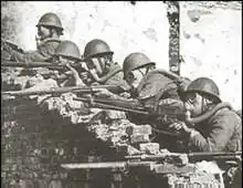 Soldados japoneses luchan en Shanghái durante la Segunda guerra sino-japonesa.