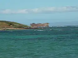 Barco naufragado en la Playa del Naufragio