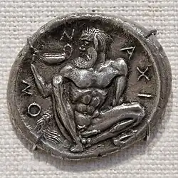 Tetradracma de Naxos, con la figura de Sileno sosteniendo un kantharos, ca. 461-450 a. C.