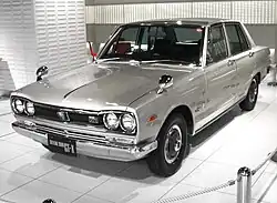 Nissan Skyline 2000 GT-X sedán (KGC10) fase 2