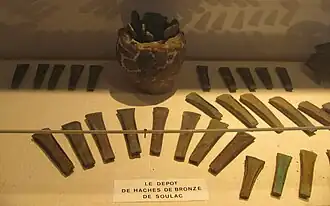 Hachas bridadas de la Edad de Bronce - Museo de Soulac-sur-Mer Francia.