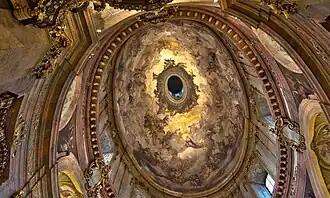 El fresco de la Coronación de Nuestra Señora.