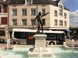 Estatua en Palaiseau.