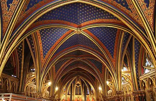 Cielorraso gótico de la Sainte-Chapelle de París, 1243-1248, de Pierre de Montreuil[4][16]​