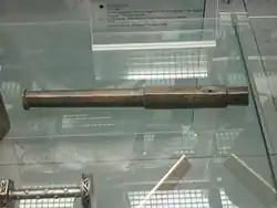 El cañón de mano de Tannenberg está hecho de bronce. Tiene un calibre de 15-16&nbsp;mm. Fue hallado en el pozo del castillo de Tannenberg, que fue destruido en 1399. Es el arma de fuego más antigua de Alemania.