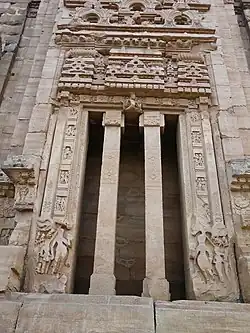 Una de las cuatro entradas del Teli ka Mandir. Este templo hindú fue construido por el emperador pratihara Mihira Bhoja.[20]​