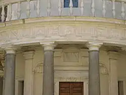 Detalle del entablamento del templete de San Pietro in Montorio.