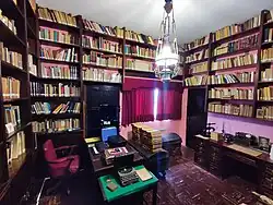 Vista de la sala de biblioteca.