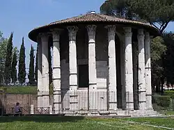 Templo de Hércules Víctor, en el Foro Boario de Roma.