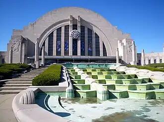 Cincinnati Union Terminal en Ohio (1933) ahora también funciona como museo y centro cultural.