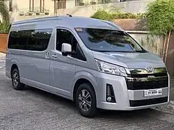 Toyota HiAce GL Grandia Tourer 2019 (GDH322) (Filipinas)