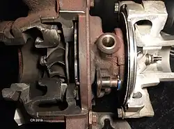 Un turbocompresor VGT abierto (VW Golf Diésel)