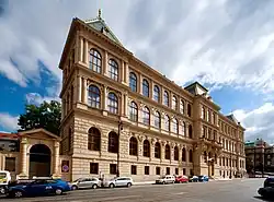 Museo de Artes Decorativas (1897-1899), de Josef Schulz