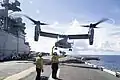 Un V-22 Osprey despega del USS Trípoli en 2022.