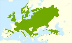 alt=Distribución del olmo montano. : Distribución nativa. :✖ Población aislada. :▲ Introducido y naturalizado.