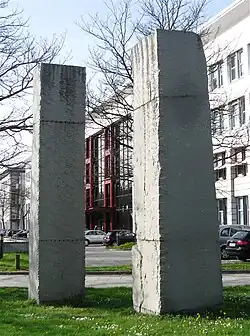 Finnischer Granit gespalten (1992/93). Instituto Goethe en Múnich