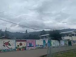 Unidad Educativa Checa está ubicada en la Parroquia Checa