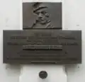 Placa conmemorativa en la Academia Comercial de Kolín