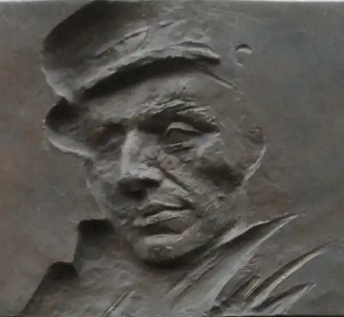 Detalle de la placa conmemorativa de Morávek