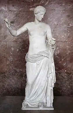 Venus de Arles, copia romana de la Afrodita de Tespias de Praxíteles, Grecia, segunda mitad del siglo IV a. C..