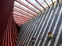 Vestíbulo acristalado del auditorio