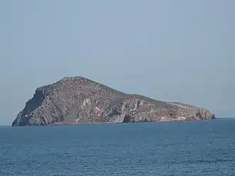 La isla del Congreso, perteneciente al archipiélago de las islas Chafarinas, vista desde el cabo de Agua, en Marruecos.
