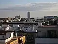 Vista del edificio entre los tejados de Valencia.