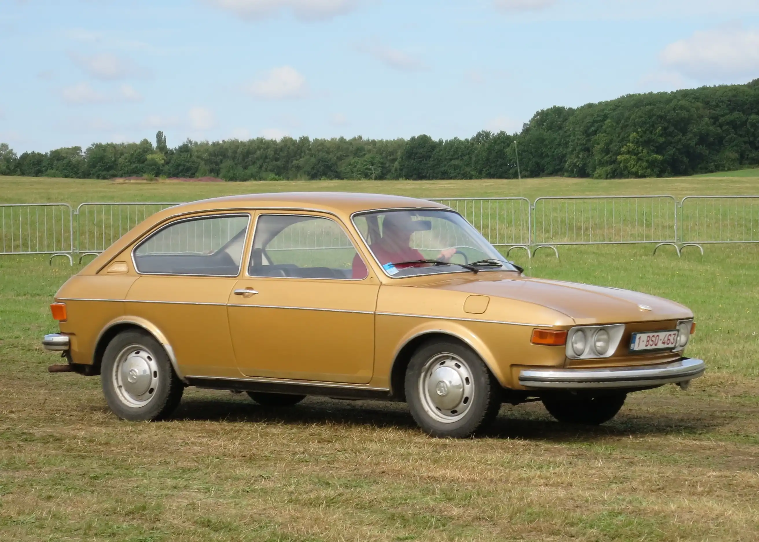 Volkswagen 412 fastback