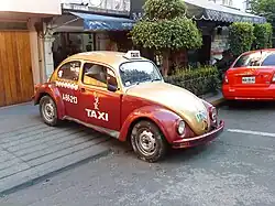 Volkswagen Sedán, antiguo taxi en Ciudad de México.