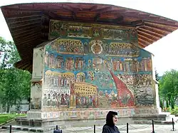 El Juicio Final, pintado en el exterior de la Iglesia de San Jorge.