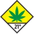 Símbolo de un rombo cuadrado de contorno negro con un relleno amarillo y una hoja de marihuana verde en el interior; hay un borde negro a un tercio del diamante con una sección de fondo blanco con "21+" escrito en negro.