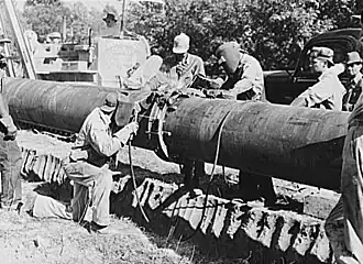 soldando por el método de ductos de una estufa,