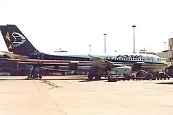 Airbus A320-231 de Adria Airways en el Aeropuerto de Mánchester (1990)