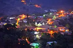 Vista noctura de Yuscarán, desde el cerro Monserrat