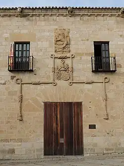 Fachada del Palacio del Cordón