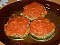Zapallitos rellenos con salsa de tomate