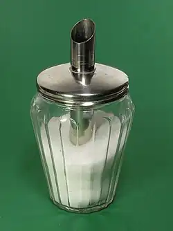 Azucarero diseñado para servirse sin cucharilla